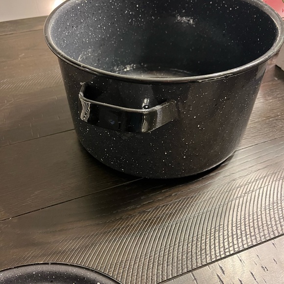 Vintage black speckled enamel ware stockpot with lid - Picture 5 of 5